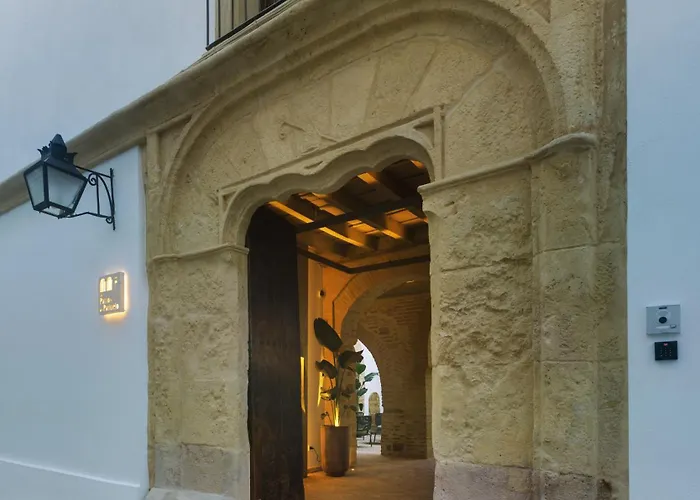 Hotel cerca del colegio: Apartamentos Los Patios del Pañuelo