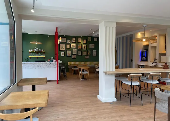 Hôtel accueillant les animaux: The Originals Boutique Hôtel La Villa Ouest&Spa