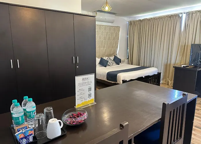 Pet Friendly hotel: Brick Castle