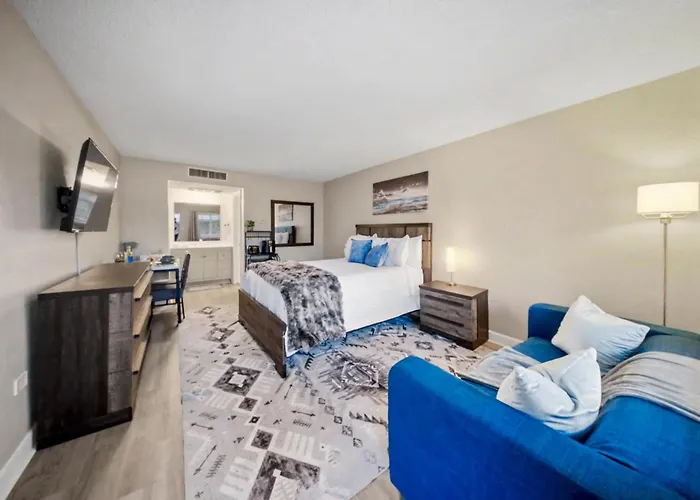 Lux Mins To Atrium Health And Downtown Airport