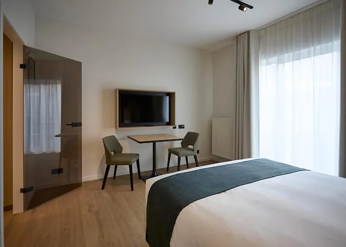 Georges Henri Aparthotel