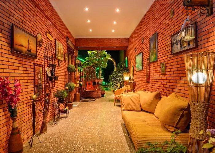 4 star hotel: Hotel British House