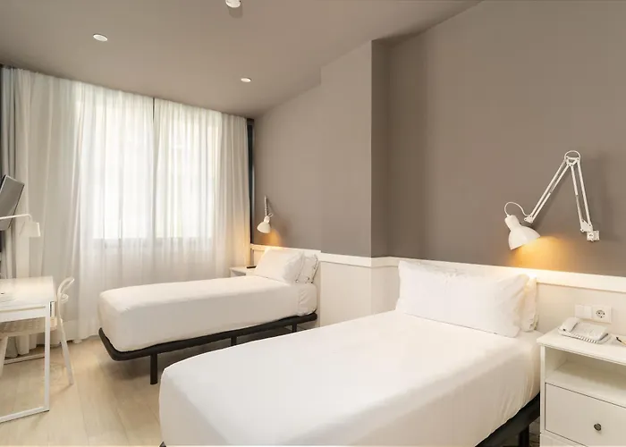 Cheap hotel: Paral-Lel