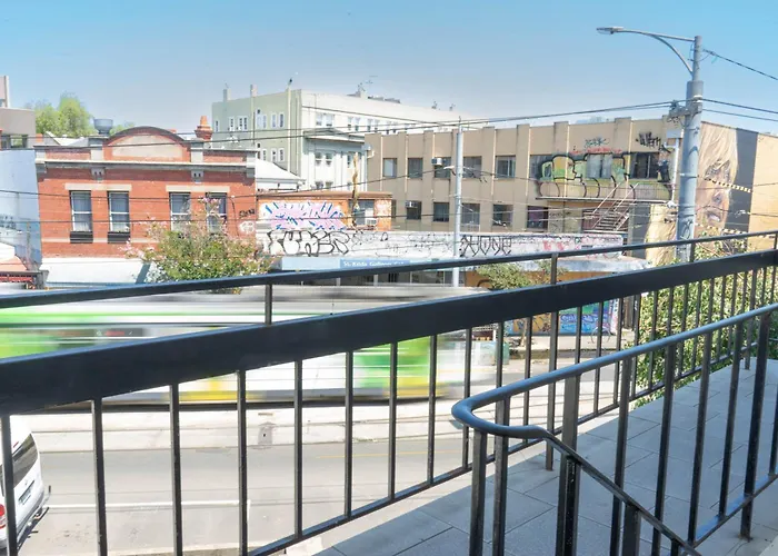 Cheap hotel: Cosmopolitan Hotel And Apartments