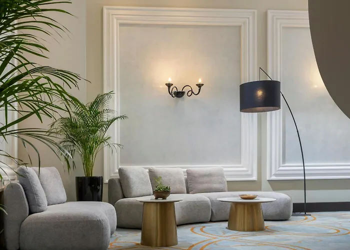 Hotel near College: Jw Marriott Bucharest Grand Hotel