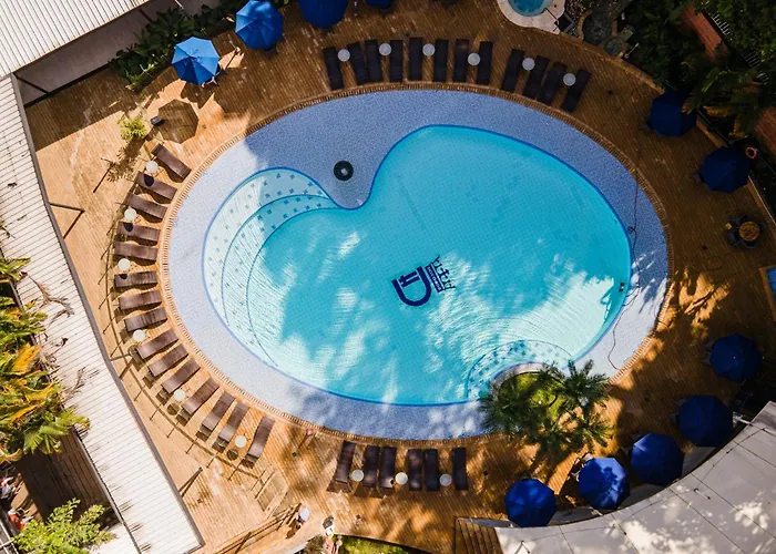 Hotel with pool: Hotel Dann Carlton Medellin