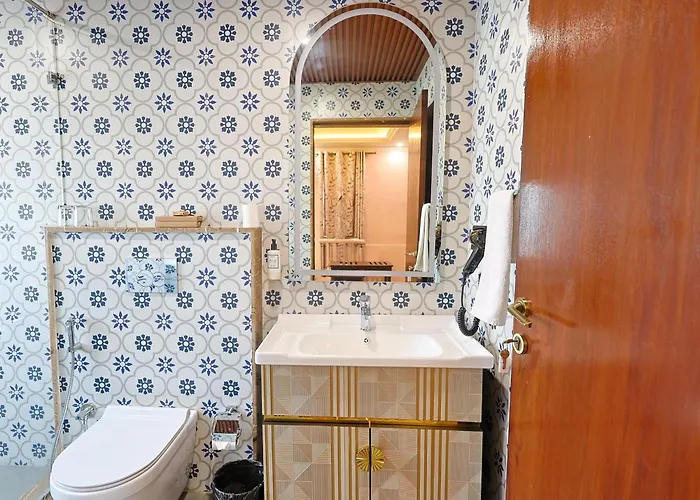 Hotels With Four Stars Welcomheritage Traditional Haveli