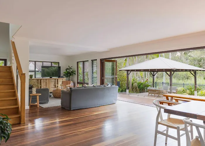 Villa: Away Guesthouse- Away On Shirley Lane