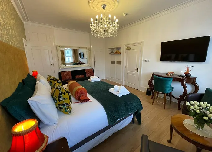 Guests house Ashbys Accommodation & Spa Hire