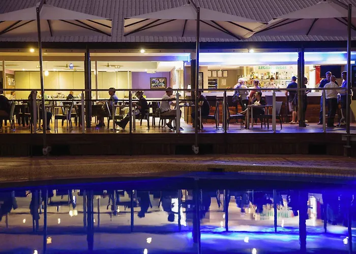 Hotel with Tennis: Mercure Townsville