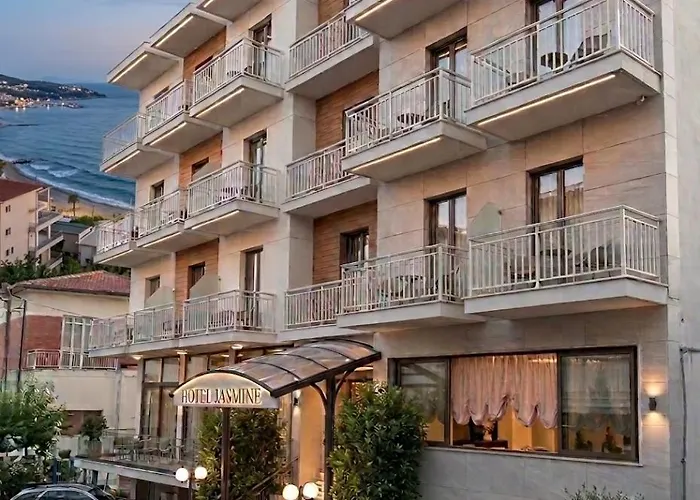 Hotel vicino al College: Expo Fiera Beach Jasmine
