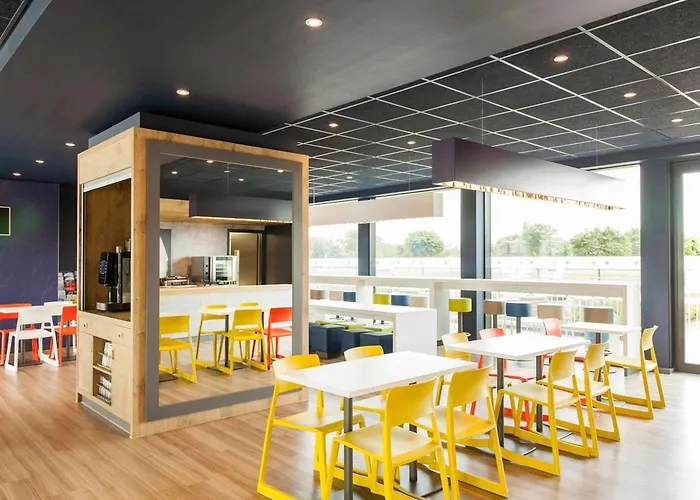 Pet Friendly hotel: Ibis Budget Hotel Edinburgh Park