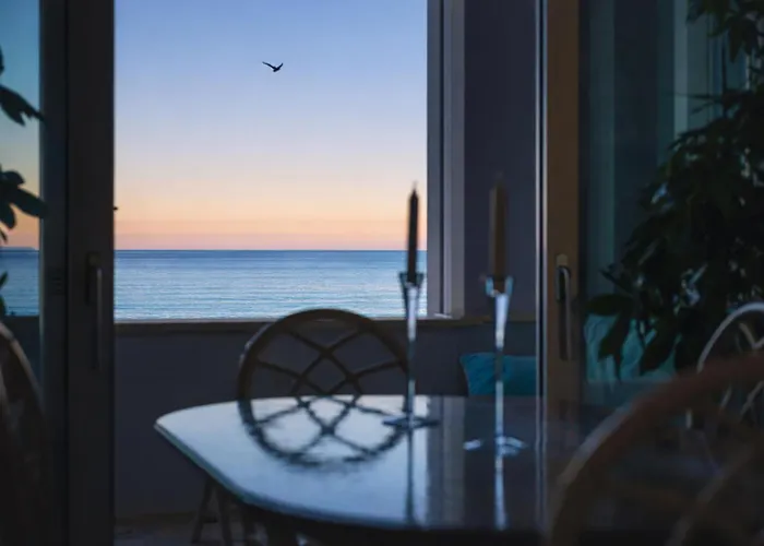 Lilla Sulla Spiaggia Di LUXURY