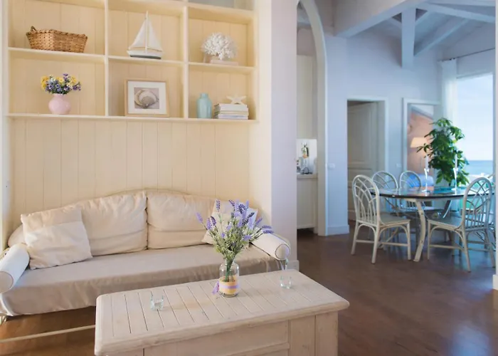 Lilla Sulla Spiaggia Di LUXURY