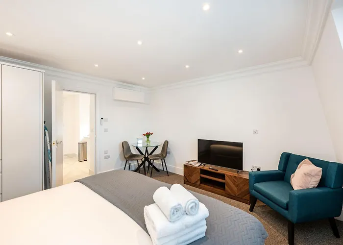 Queensgate Court Apartments