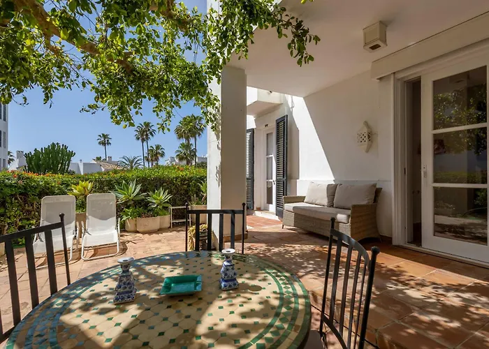 Jardines De Las Golondrinas