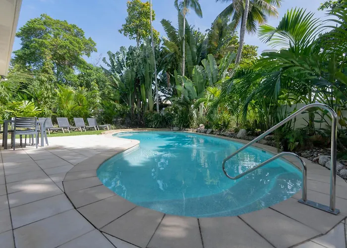 Vacation rental: Tropical Reef Apartments