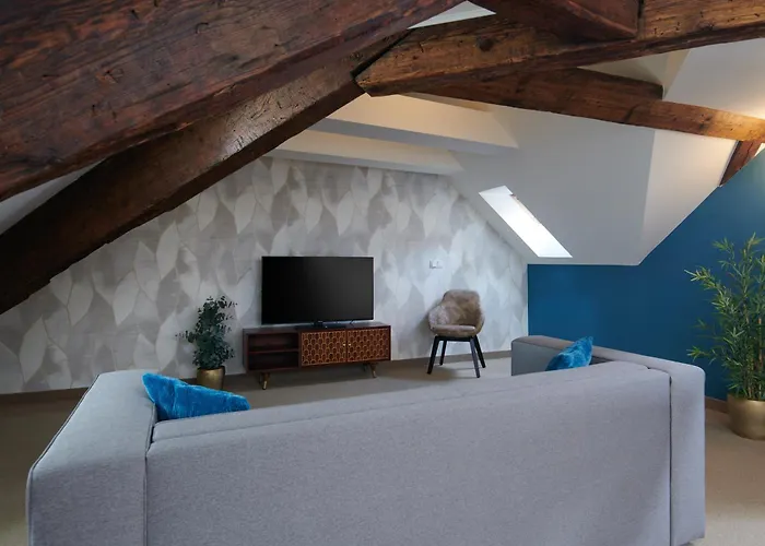 Golden Angel Suites By Adrez