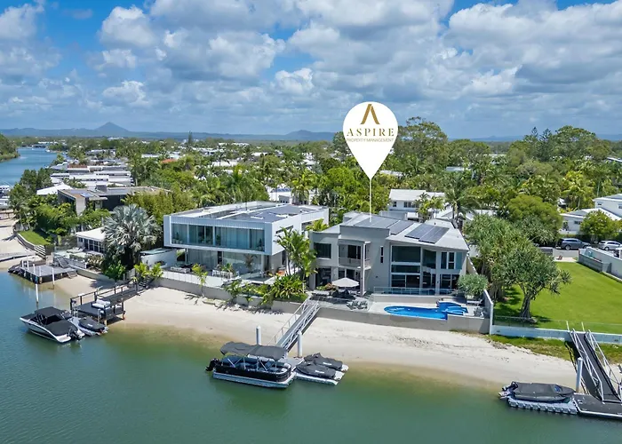Pet Friendly hotel: 31 Witta Circle, Noosa Heads
