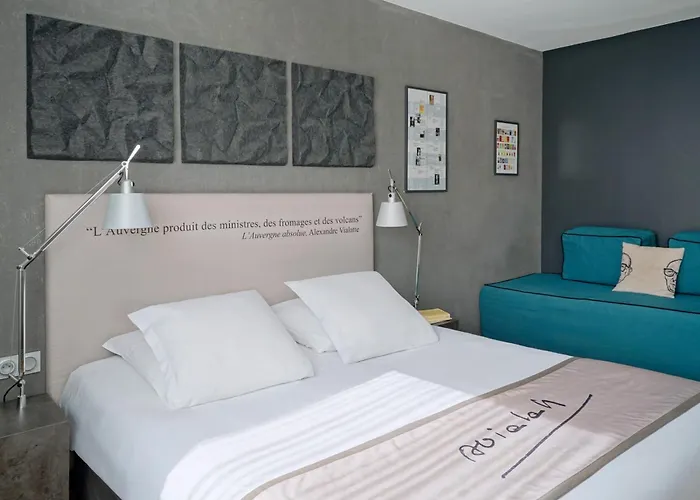 Hôtel accueillant les animaux: Hôtel littéraire Alexandre Vialatte, BW Signature Collection