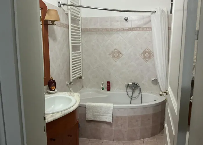 Crispi accomodation