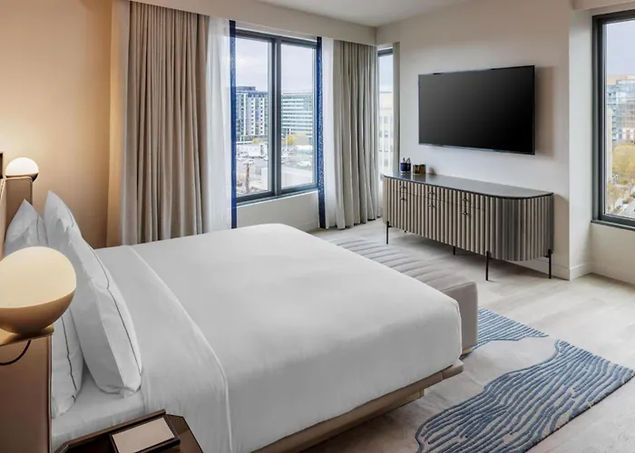 Family Friendly Hotels Morrow Washington Dc, Curio Collection By Hilton
