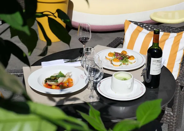 Luxury hotel only: Sofitel Strasbourg Grande Ile