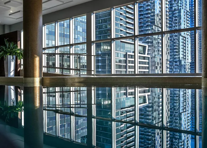 Luxury hotel only: Warwick Le Crystal - Montreal