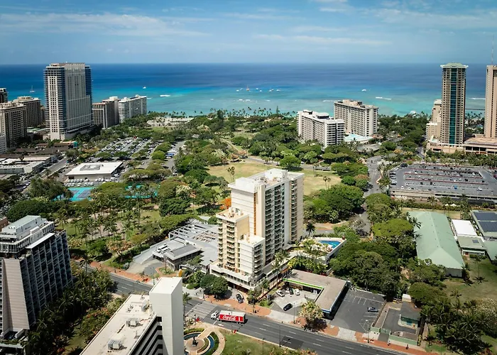 Luana Waikiki & Suites