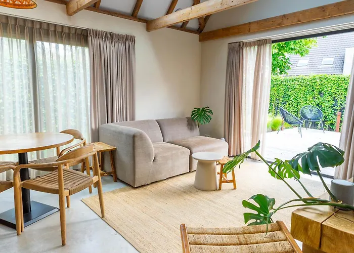 Van Heeckeren Apartments&Suites Buren