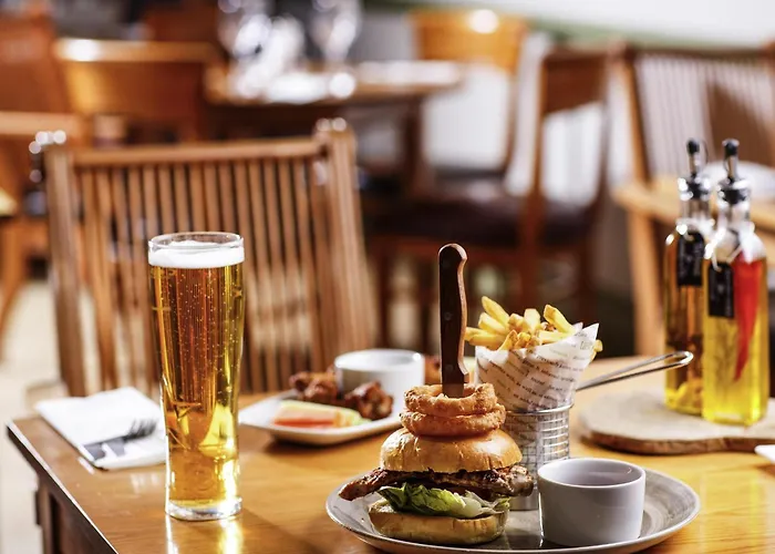 Luxury hotel only: Mercure Nottingham Sherwood