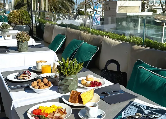 Hotel all'aeroporto: Hotel Lungomare