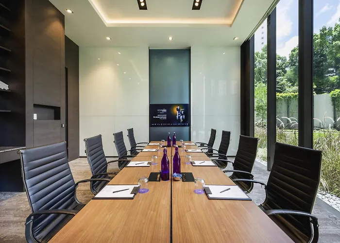 Hotel with Tennis: Mercure Singapore On Stevens