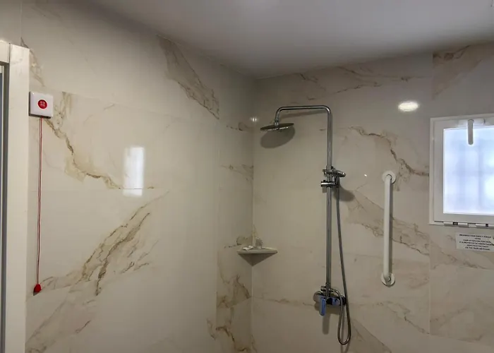 Hostal Golden 21***