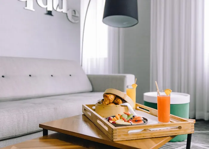 Jacuzzi hotel: Renaissance Montreal Downtown Hotel