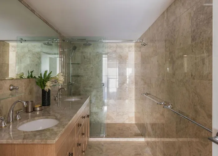 Boutique hotel only: De Ville Apartments