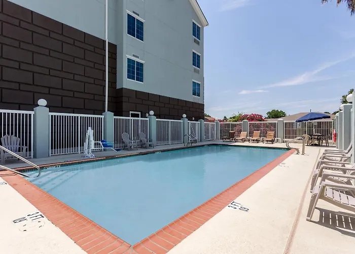 Cheap hotels Comfort Suites New Orleans East