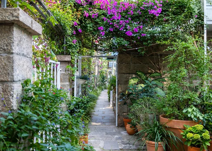 No'6 Garden Villa