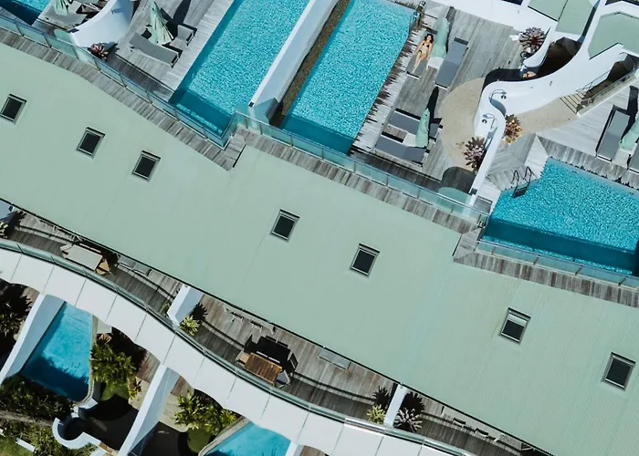 Hotels With Four Stars Beach Suites