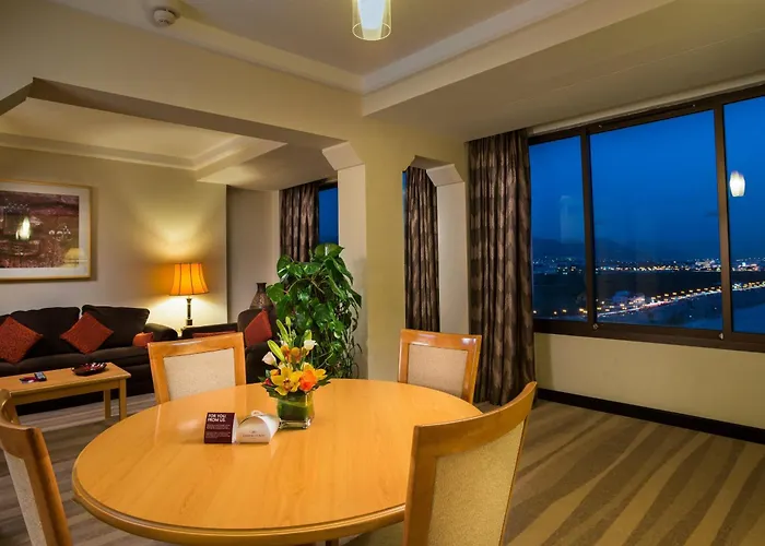Crowne Plaza By Ihg