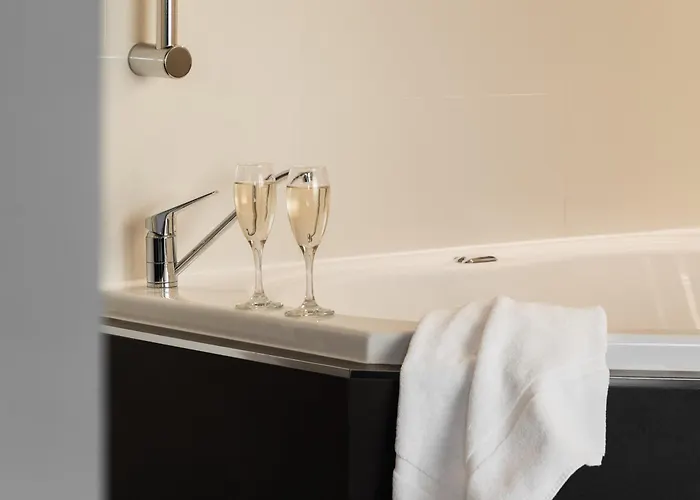 The Old Woolstore Apartment Hotel