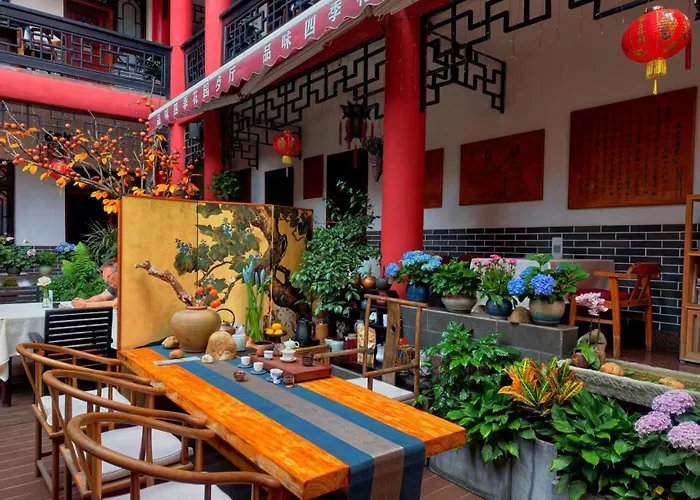 Wenjun Courtyard Hotel Chengdu ,Chinese Ancient Style, English-Speaking Service ,Local Tours, Free Laundry, Free Coffee