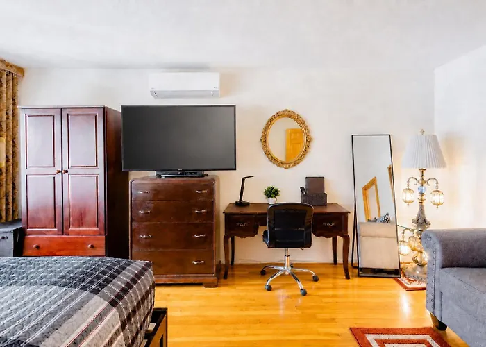 Spacious Comfy Room In Cozy Classy Duplex