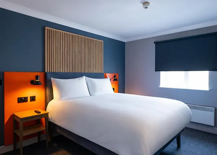 Hotels Close to Airport Village Leeds North