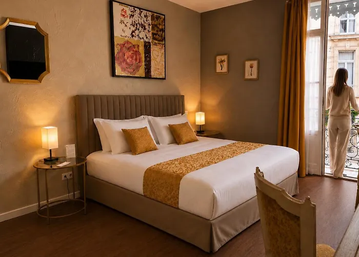 Hotel D'Aragon - Place De La Comedie