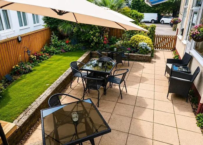3 star hotels Cecil Court