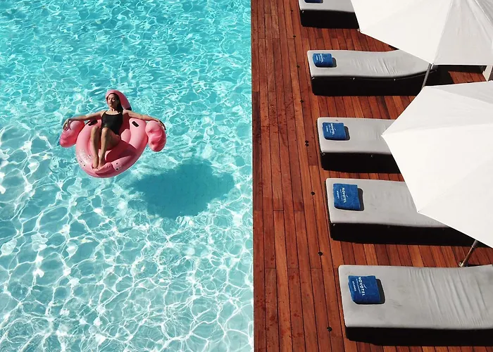 Hotel Con Piscina Novotel Athens