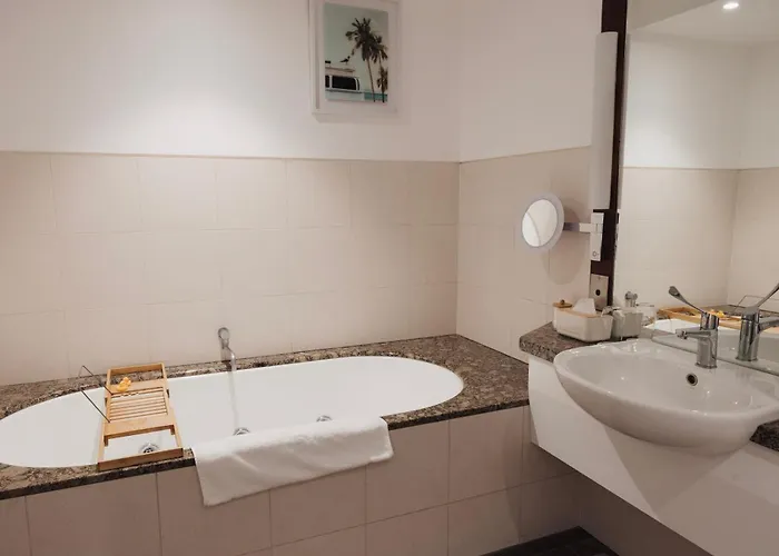Hotels With Four Stars Beach Suites