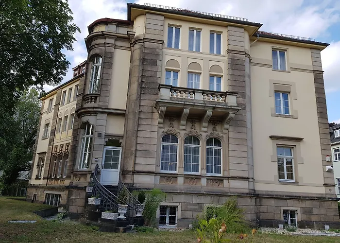 -Villa Lalee