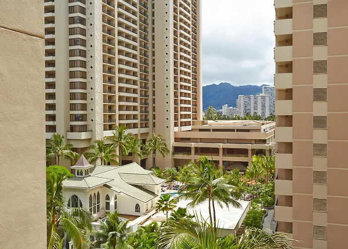 Hilton Hawaiian Village Waikiki Beach